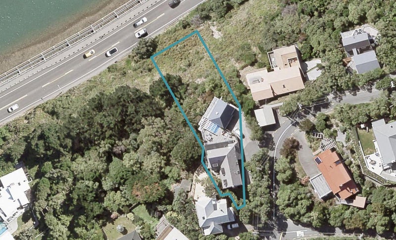 1 Nikau Road, Point Howard, Lower Hutt - Carousel 1
