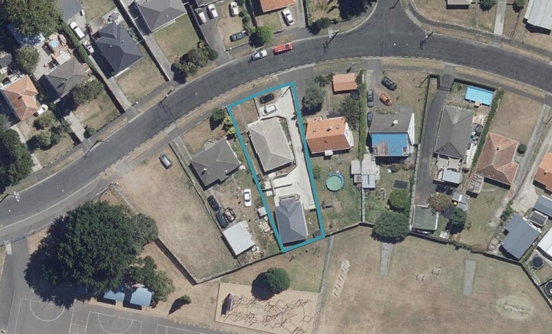 39 Churchill Avenue, Maeroa, Hamilton - Carousel 1