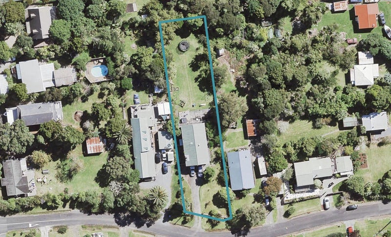 44 Tane Road, Laingholm, Auckland - Carousel 1