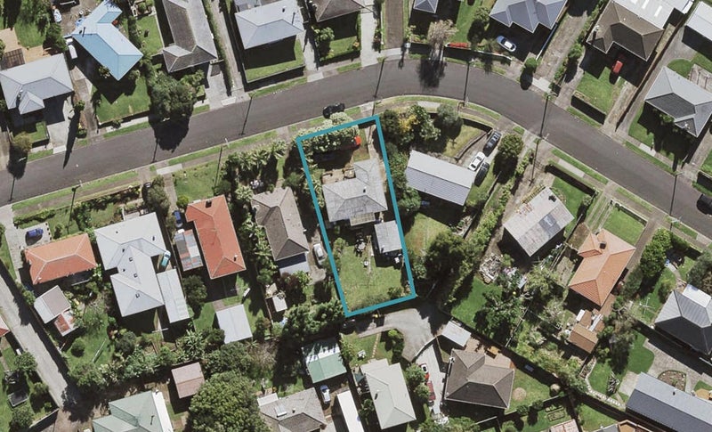 19 Kapuka Road, Mangere Bridge, Auckland - Carousel 1