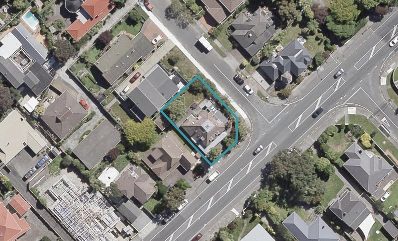 1 Saint Columbans Grove, Boulcott, Lower Hutt - Carousel 1