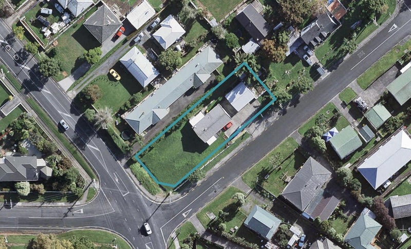 1 Waiwera Avenue, Parakai, Helensville - Carousel 1
