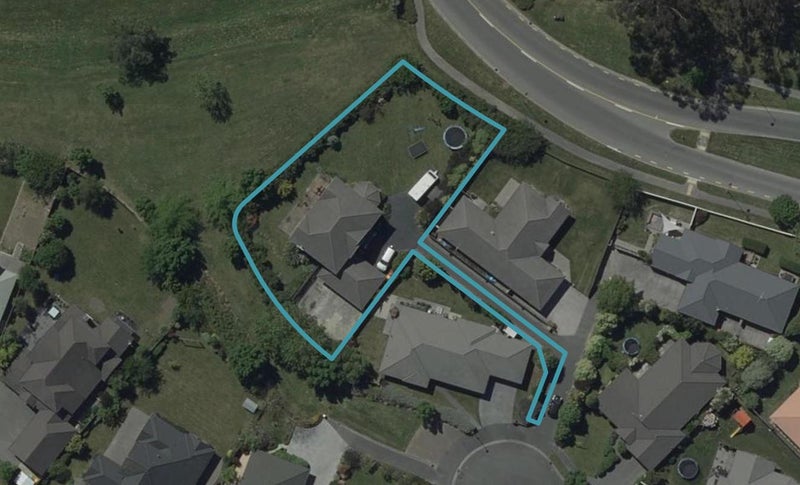10 Bezar Green, Aidanfield, Christchurch - Carousel 1