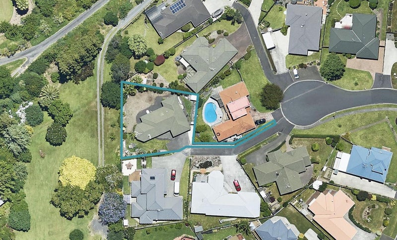 8 Burnt Oak Drive, Pyes Pa, Tauranga - Carousel 1