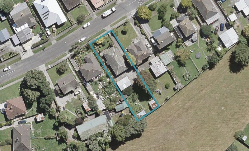 8 Peck Street, Taita, Lower Hutt - Carousel 1
