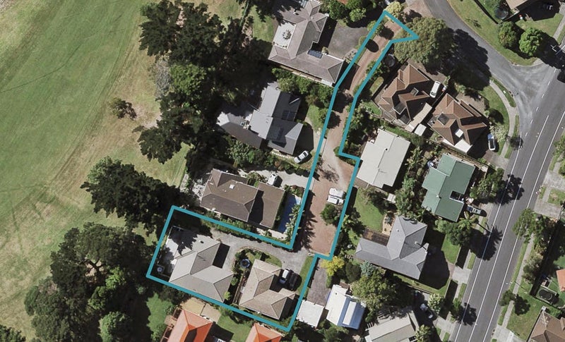 7B Isherwood Place, Saint Johns, Auckland - Carousel 1
