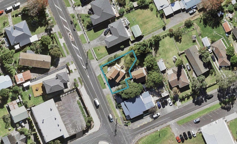 69A Flanshaw Road, Te Atatu South, Auckland - Carousel 1