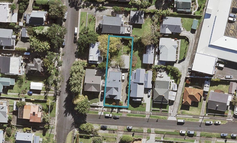 4 Tennyson Street, Northcote Point, Auckland - Carousel 1