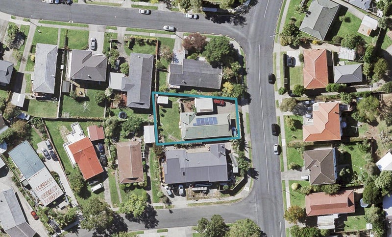 27 Priestley Drive, Bucklands Beach, Auckland - Carousel 1