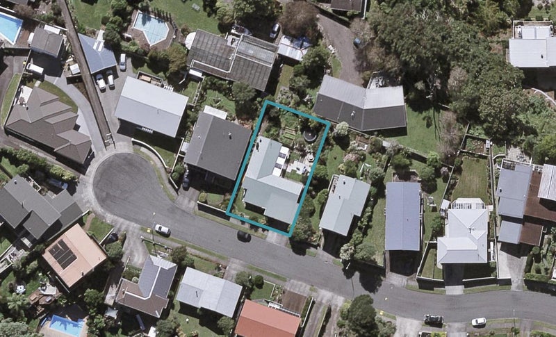 16 Longview Drive, Merrilands, New Plymouth - Carousel 1