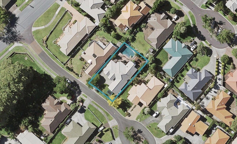 8 Ravensdale Rise, Northpark, Auckland - Carousel 1