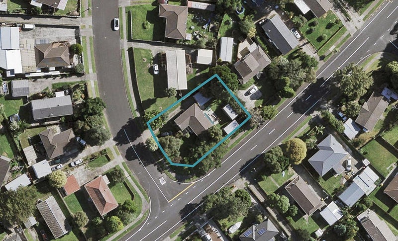 22 Hyperion Drive, Randwick Park, Auckland - Carousel 1