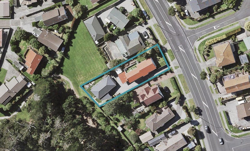 2/151 Aviemore Drive, Highland Park, Auckland - Carousel 1