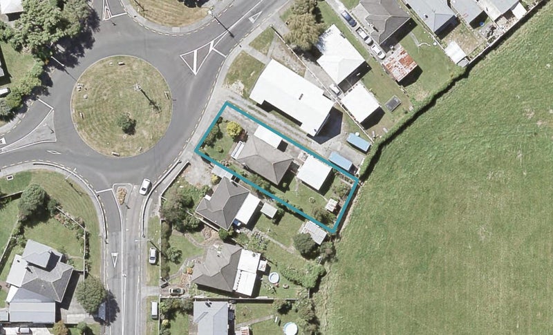 18 Nelson Crescent, Wainuiomata, Lower Hutt - Carousel 1