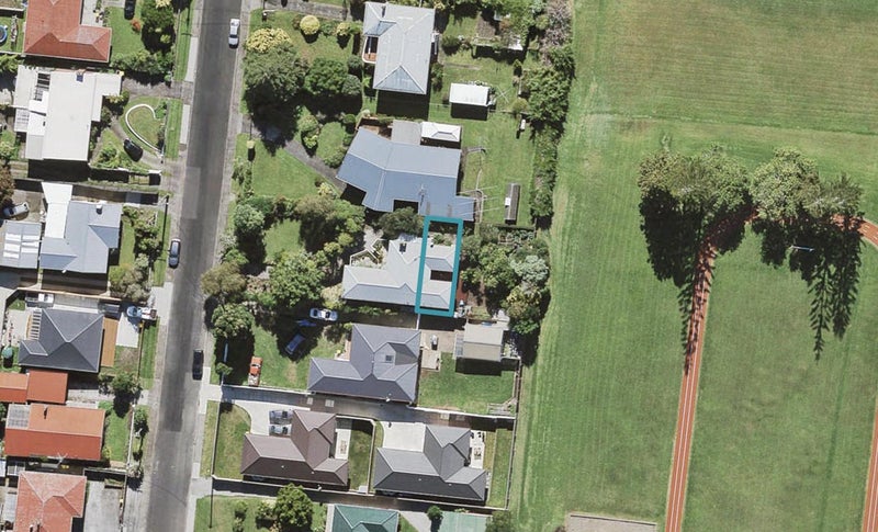 6/17 Kingdale Road, Henderson, Auckland - Carousel 1