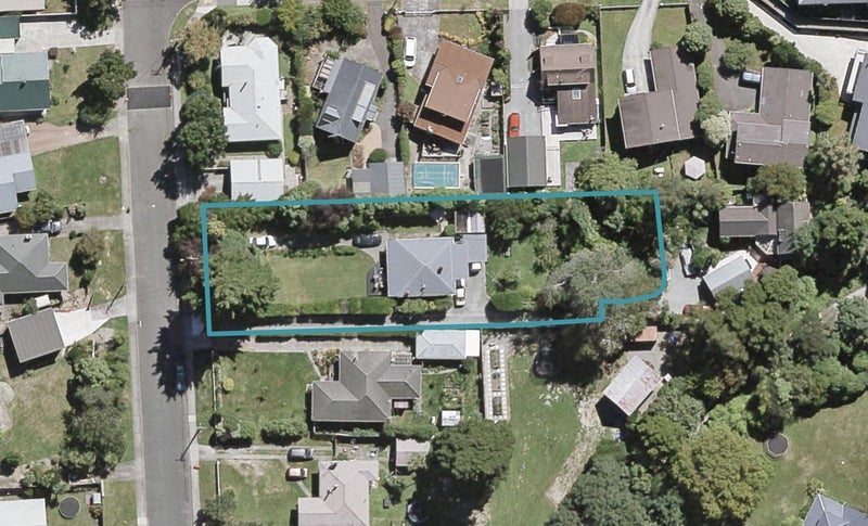 15 Cruickshank Road, Clouston Park, Upper Hutt - Carousel 1