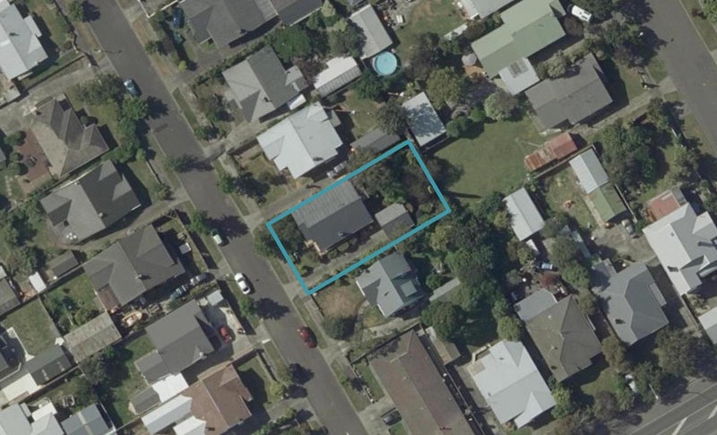 8 Nikau Street, Takaro, Palmerston North - Carousel 1