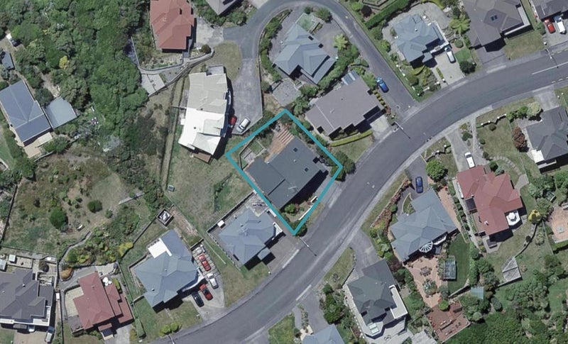 27 Dress Circle, Newlands, Wellington - Carousel 1