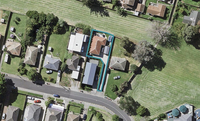 39B Caen Road, Panmure, Auckland - Carousel 1