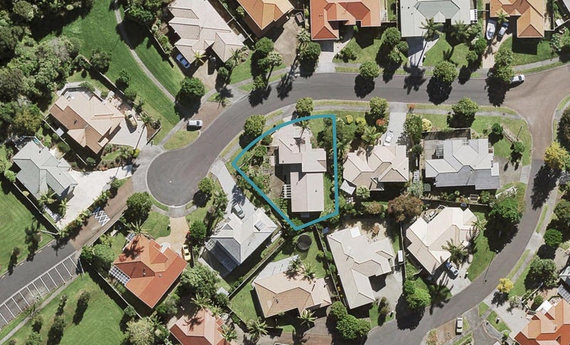 30 Westminster Gardens, Unsworth Heights, Auckland - Carousel 1