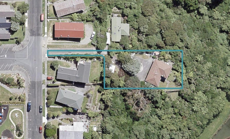 20 Cedar Street, Maungaraki, Lower Hutt - Carousel 1