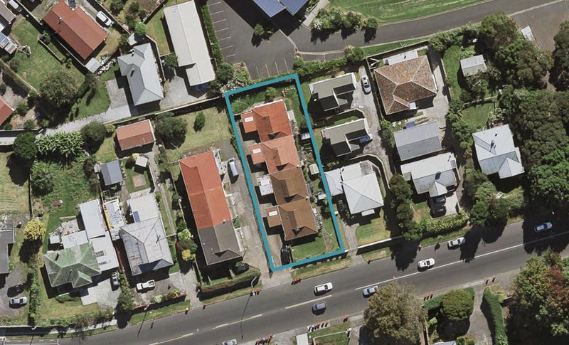 2/61 Mangere Road, Otahuhu, Auckland - Carousel 1