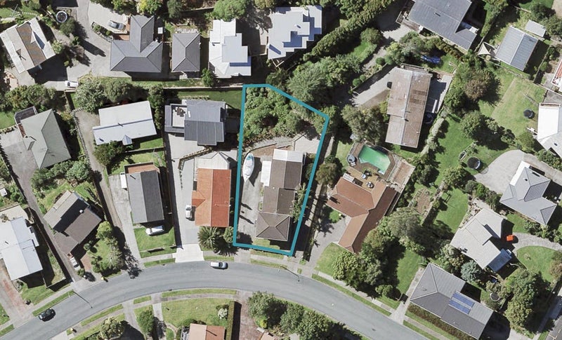7 Gwenand Place, Botany Downs, Auckland - Carousel 1