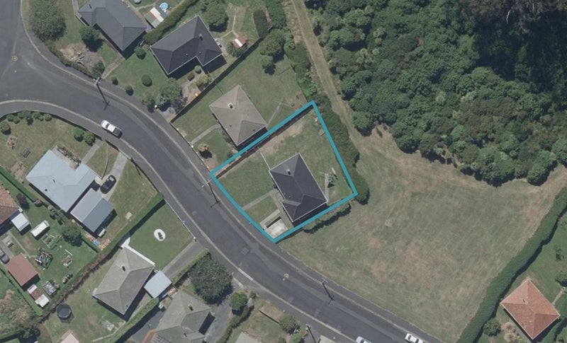 7 Mooltan Street, Halfway Bush, Dunedin - Carousel 1