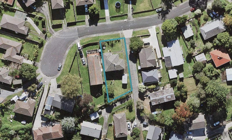 16 Yule Place, Massey, Auckland - Carousel 1