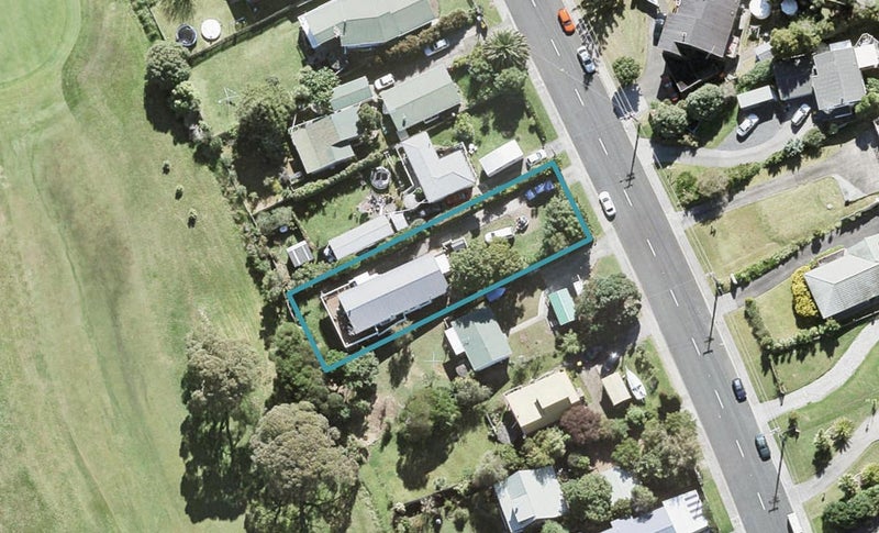 15 Shakespear Road, Army Bay, Whangaparaoa - Carousel 1