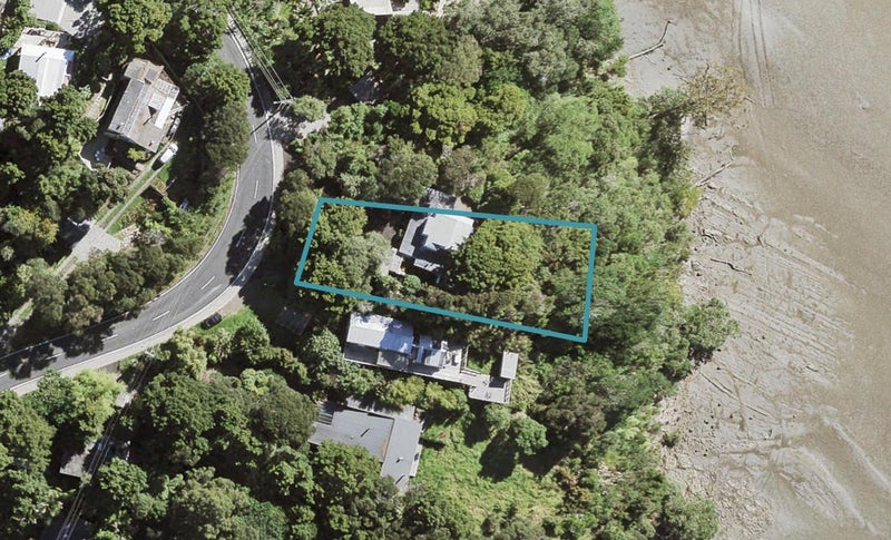 64 Laingholm Drive, Laingholm, Auckland - Carousel 1