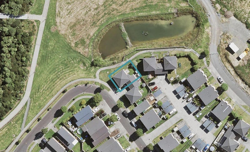 60 Brashier Circle, Sunnyvale, Auckland - Carousel 1