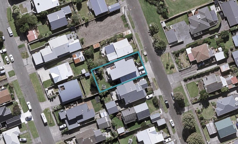 16 Record Street, Fitzroy, New Plymouth - Carousel 1