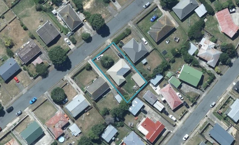58 Arahura Crescent, Waitangirua, Porirua - Carousel 1