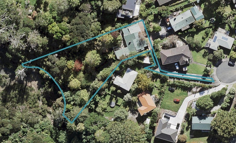 16 Cronin Place, Beach Haven, Auckland - Carousel 1
