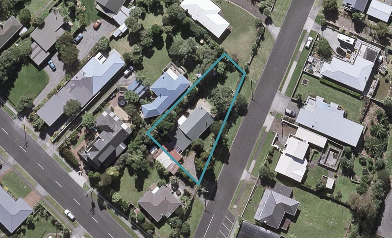 7 Mckellar Street, Oakura, Oakura - Carousel 1