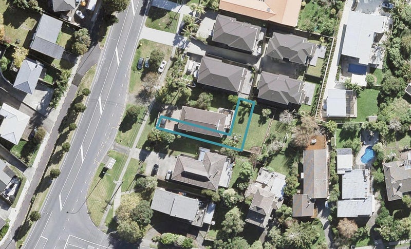 789E East Coast Road, Northcross, Auckland - Carousel 1