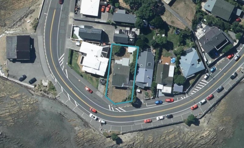 4 Sunset Parade, Plimmerton, Porirua - Carousel 1