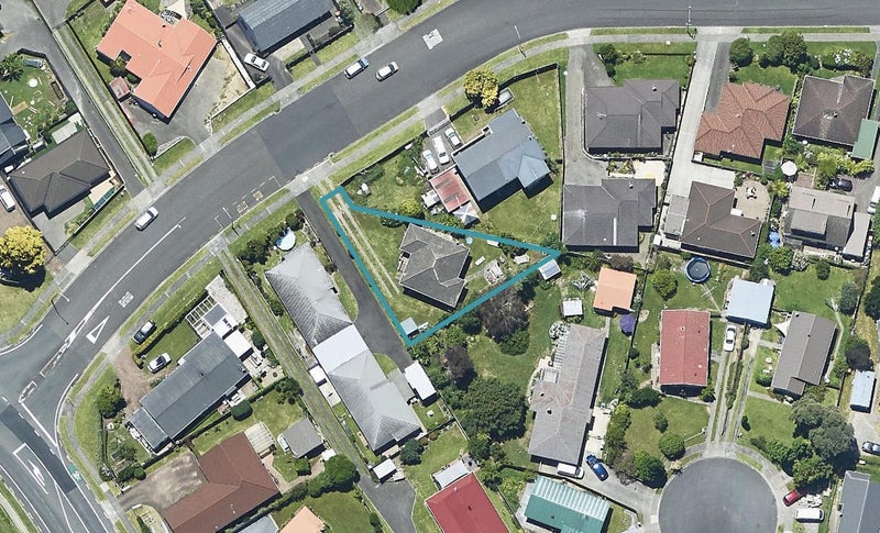 8 Esmeralda Street, Welcome Bay, Tauranga - Carousel 1