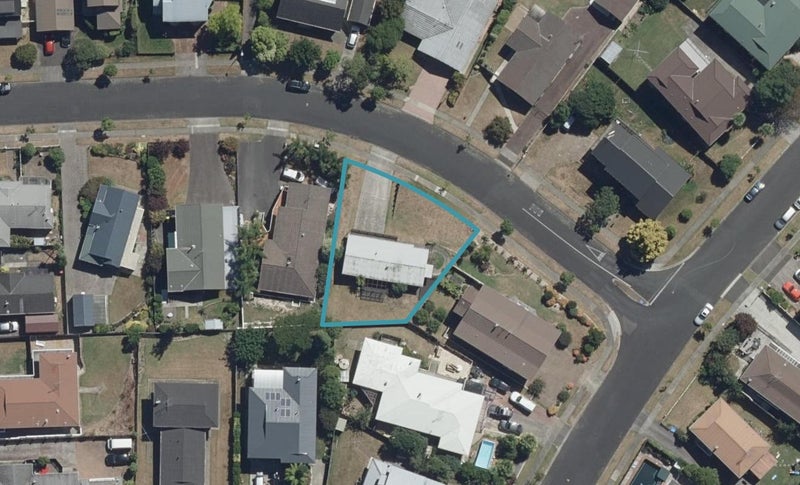 44 Gilbass Avenue, Hamilton Lake, Hamilton - Carousel 1