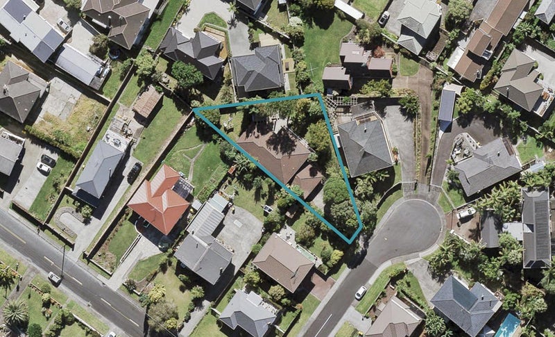 3 Sunrise Lane, Te Atatu South, Auckland - Carousel 1