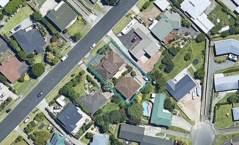 18 Brookfield Terrace, Brookfield, Tauranga - Carousel 1