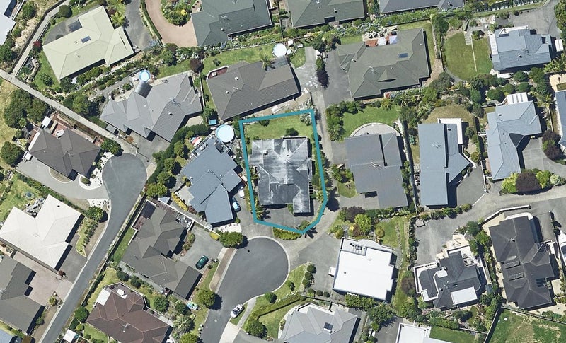 15 La Cuesta Close, Bethlehem, Tauranga - Carousel 1