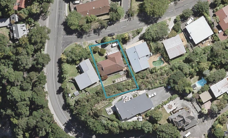 4 Chichester Drive, Pinehaven, Upper Hutt - Carousel 1