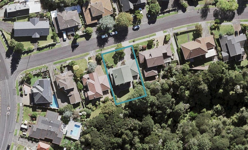 5 Ravenstone Place, Chatswood, Auckland - Carousel 1