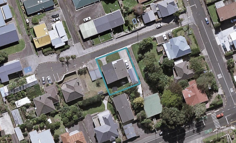 7 Davies Lane, New Plymouth, New Plymouth - Carousel 1