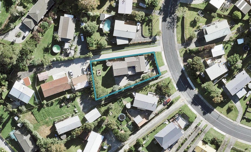 65 Brian Crescent, Stanmore Bay, Whangaparaoa - Carousel 1