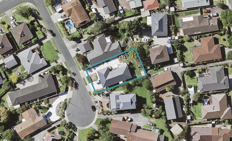 8 Askew Place, Farm Cove, Auckland - Carousel 1