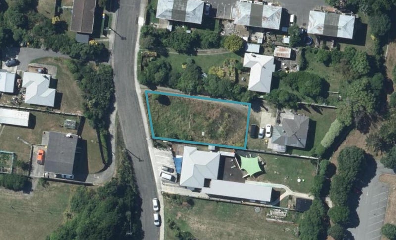 10 Ngatitoa Street, Takapuwahia, Porirua - Carousel 1