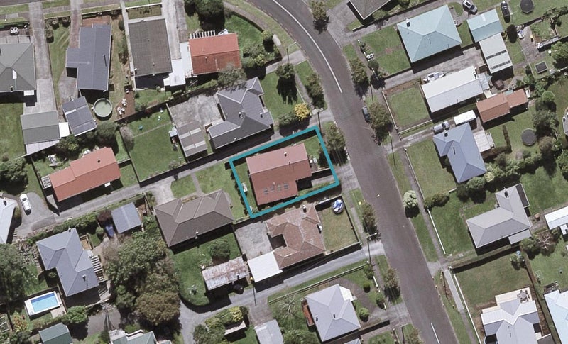 9B Truby King Street, Merrilands, New Plymouth - Carousel 1